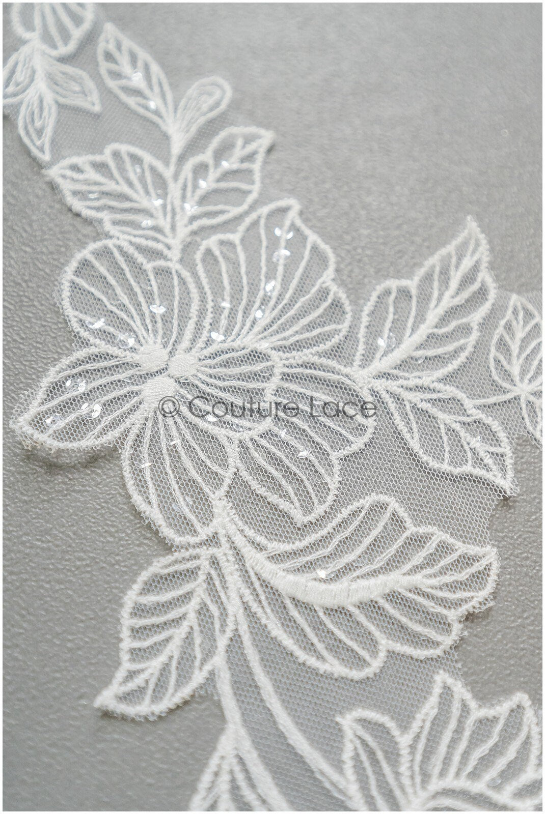 Off-white lace trim/ lace for wedding dress/ embroidered lace trim/ flower lace trim for wedding dress// T21-149