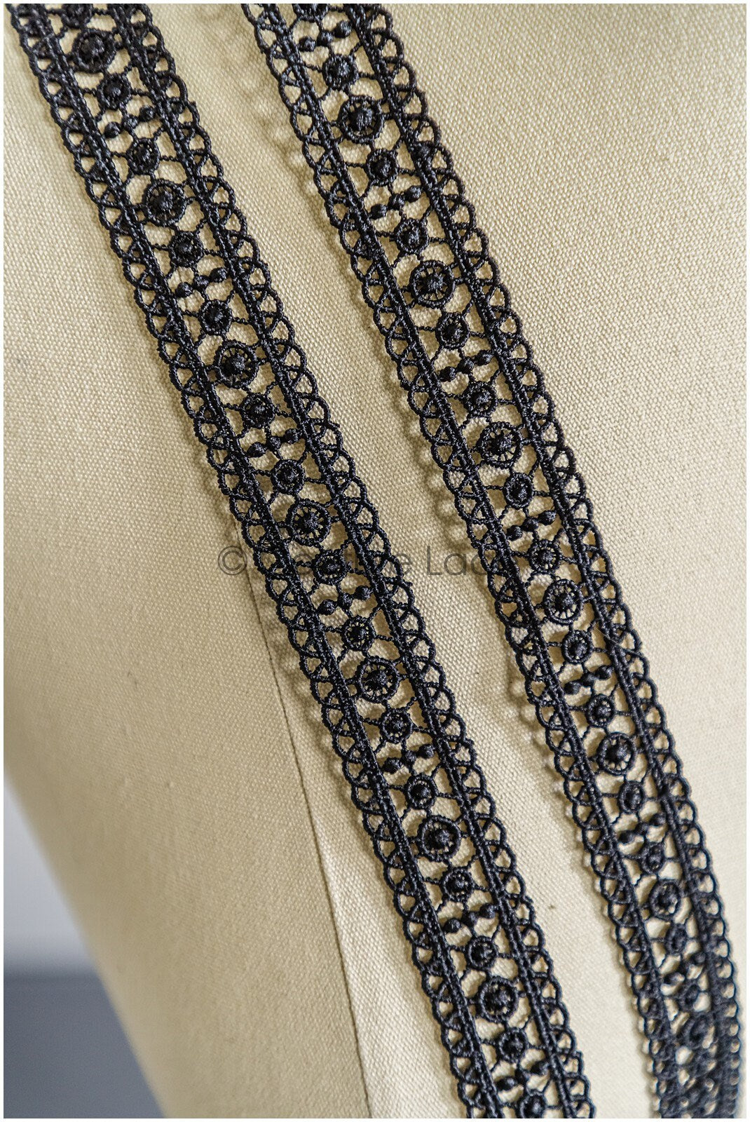 5yds Black Boho Lace Trim/ Guipure Lace Trim/ Crocheted Bridal Lace Trim// T22-174