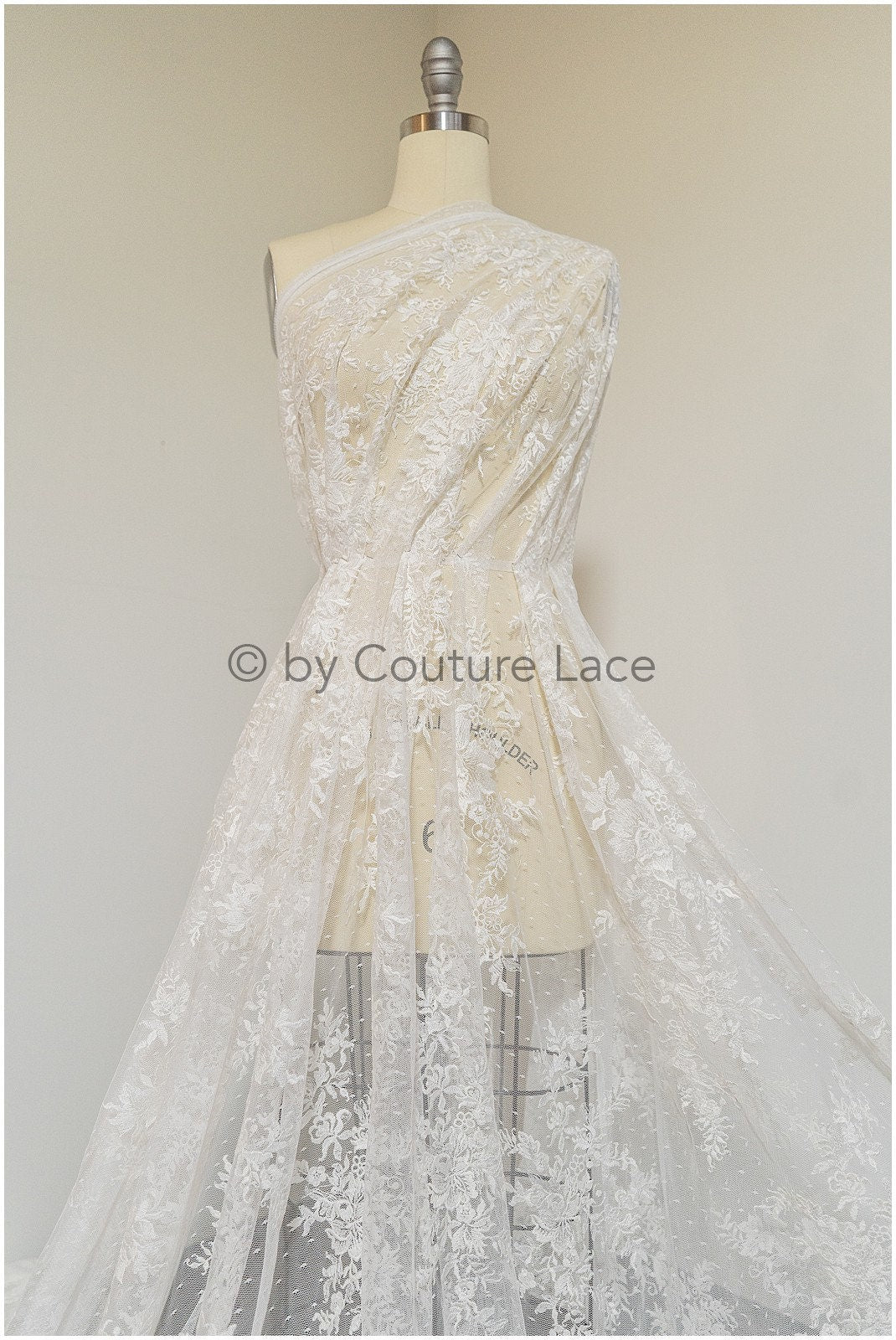 Romantischer Blumen Spitzenstoff Off-White/ Hochzeitskleid Spitzenstoff/ Braut Blumenspitze/ bestickter Spitzenstoff/ Spitzenschleier// L19-033