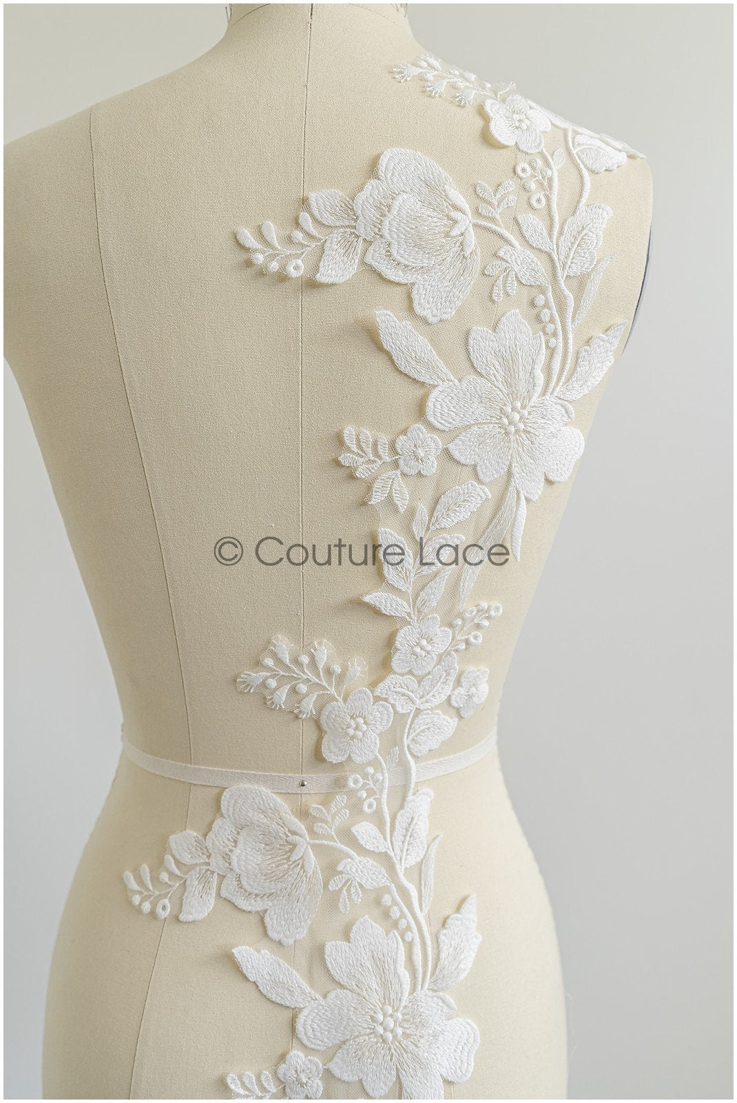 Lace trim off-white/ wedding lace trim/ floral lace trim/ bridal veil lace trim// T22-184