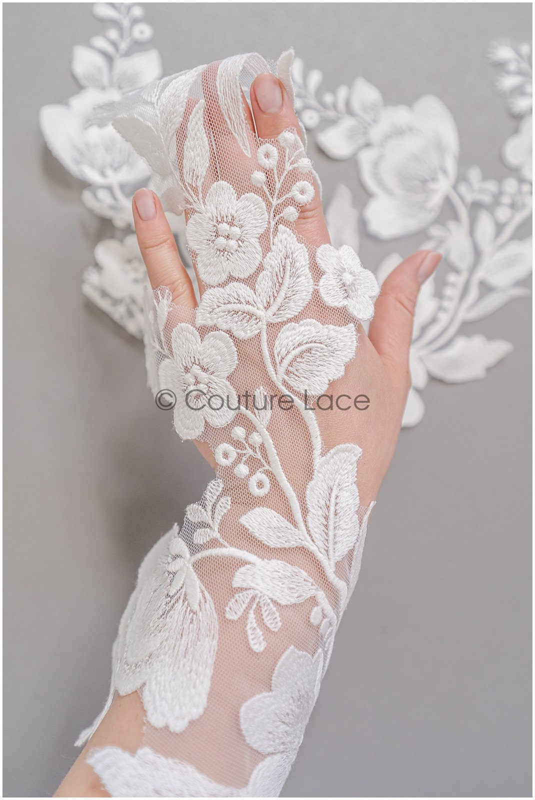Lace trim off-white/ wedding lace trim/ floral lace trim/ bridal veil lace trim// T22-184