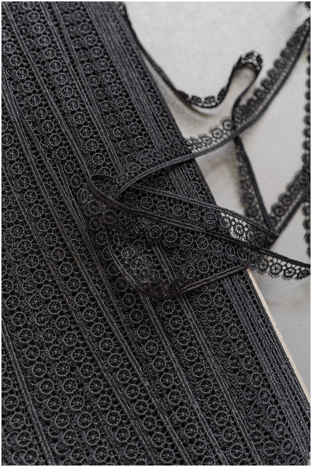 4yds Boho Lace Trim Black/ geometric lace trim / Guipure lace trim/ evening dress lace // T22-201
