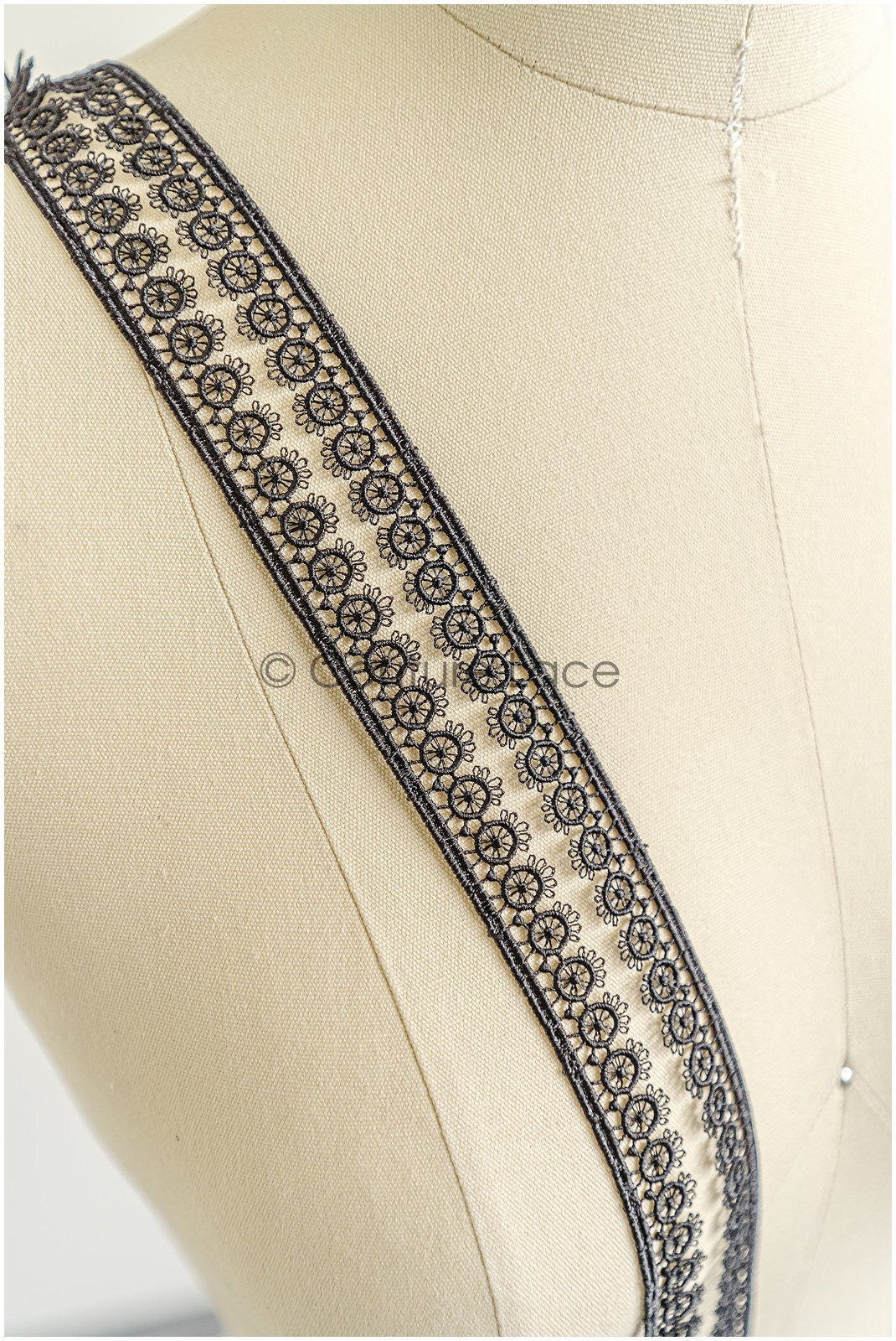 4yds Boho Lace Trim Black/ geometric lace trim / Guipure lace trim/ evening dress lace // T22-201