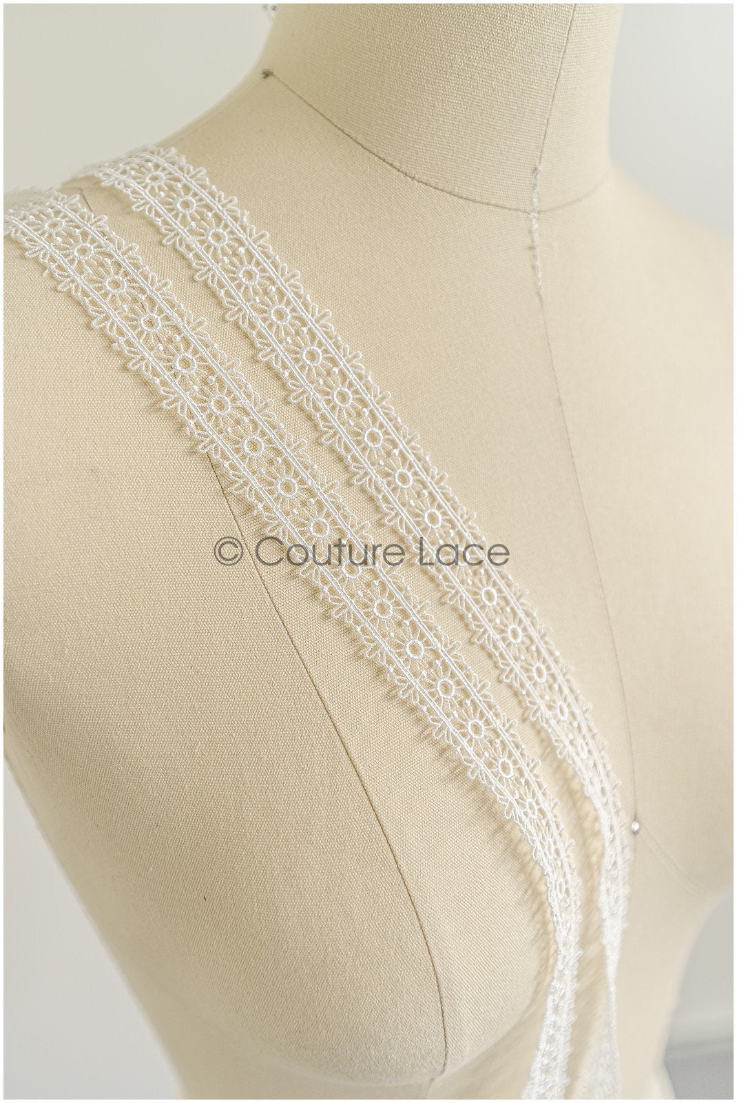 4yds Boho lace trim off-white/ crocheted lace trim/ guipure lace trim/ bridal dress lace// T22-202