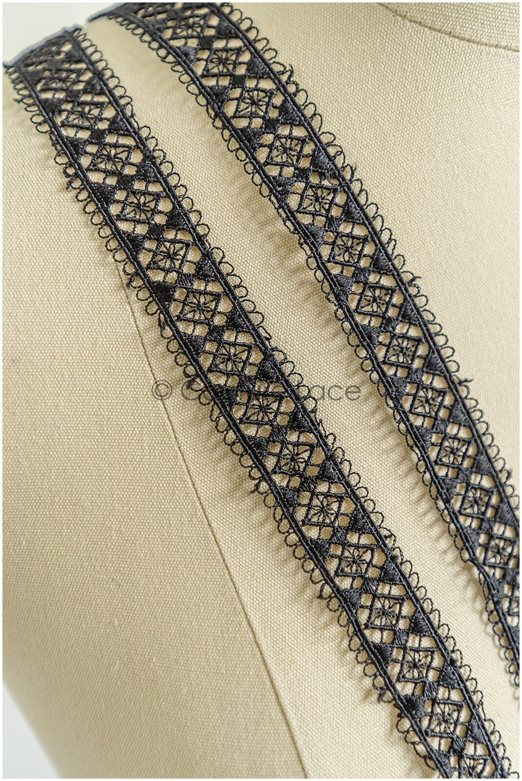 4yds Black Boho Lace Trim/ Lace Trim/ Bridal Guipure Lace Trim// T22-210