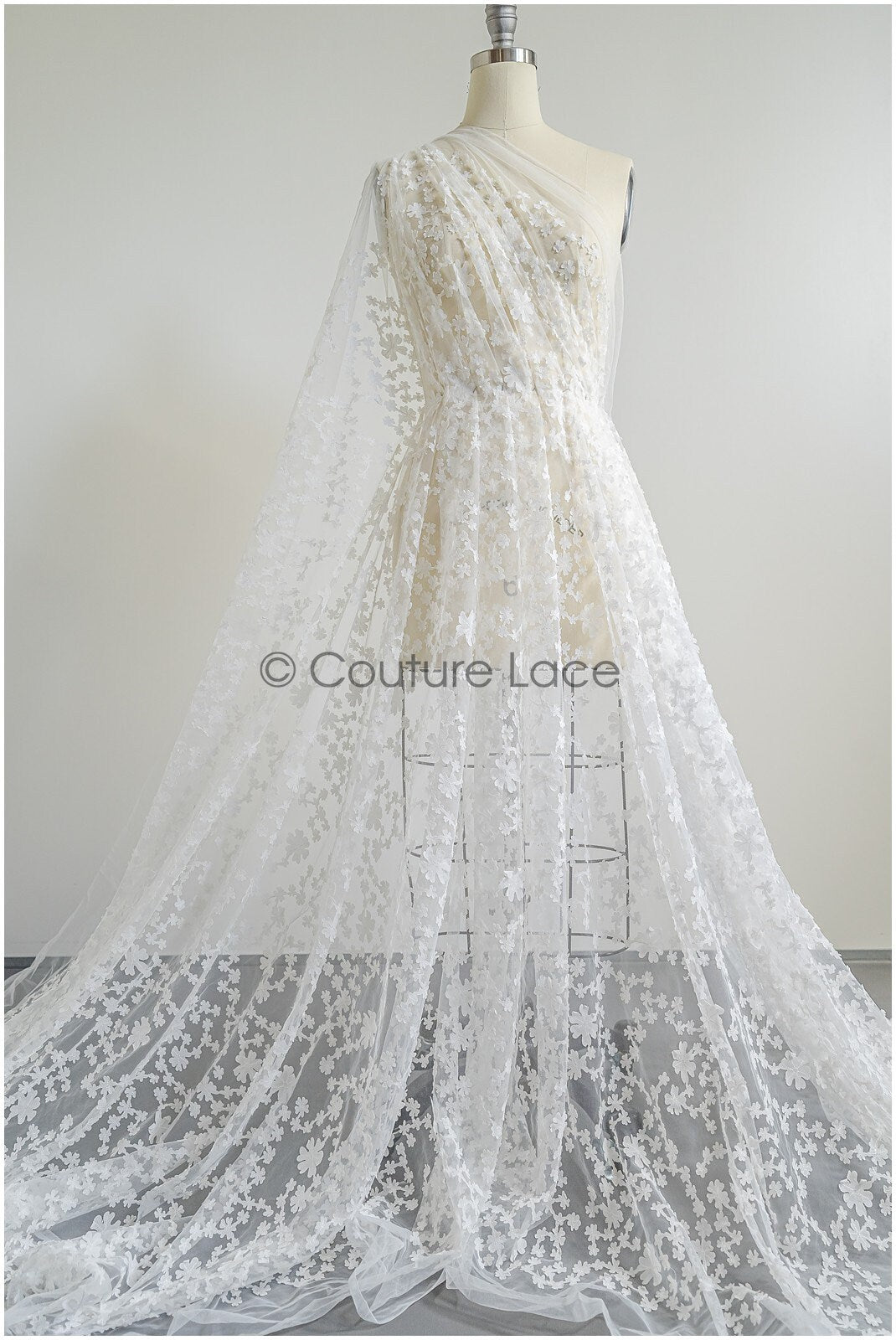 3D Blumen Spitzenstoff Off-White/ französische Spitze/ Couture Spitze/ Brautspitze mit Blumen// L22-424T