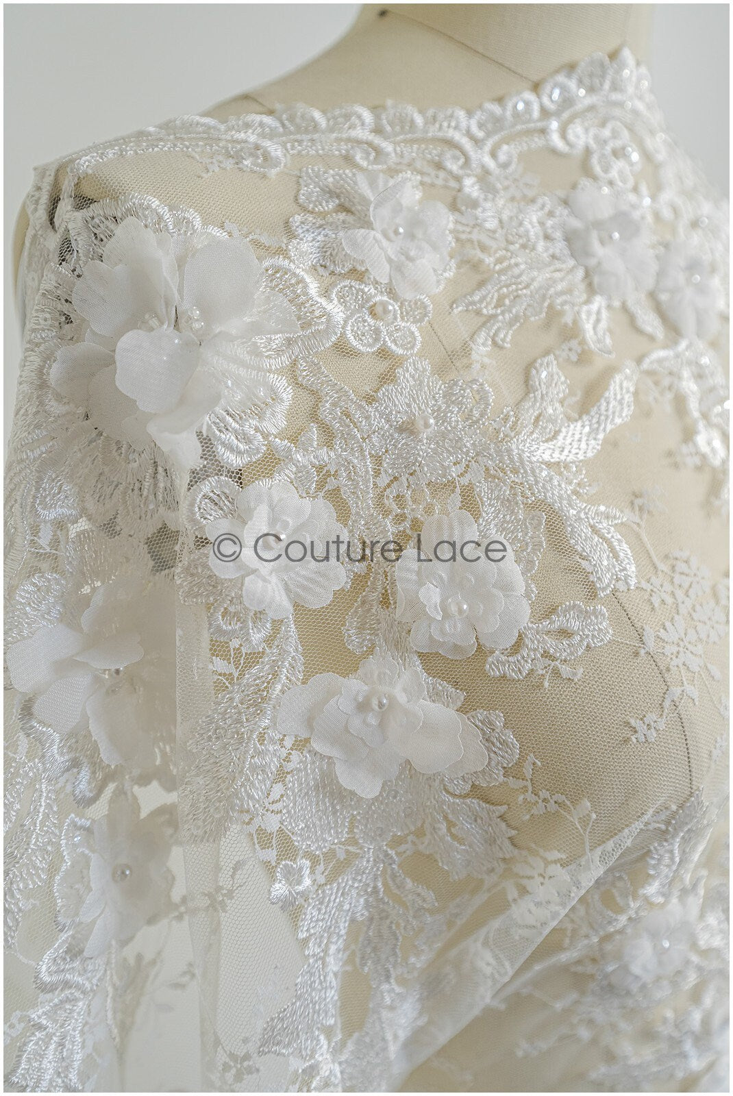 Perlen Spitze Stoff mit 3D Blumen/ Couture Spitzenstoff Off-White/ Braut Spitzenstoff/ Perlen Spitze// L22-426