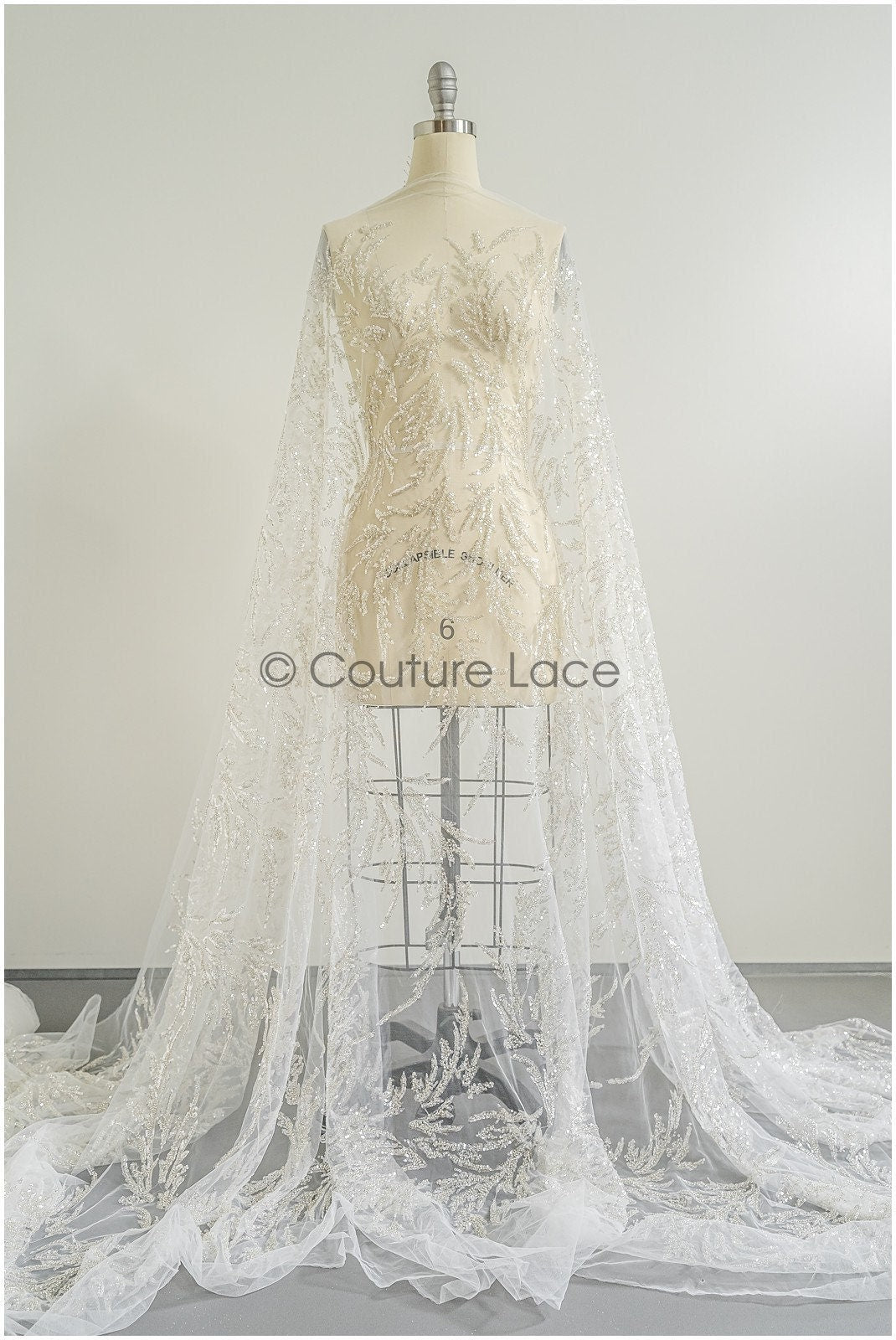 Schwere Perlen Brautspitze Silber/ Couture Spitzenstoff/ Perlenhochzeitsspitze mit Silberperlen// L22-445