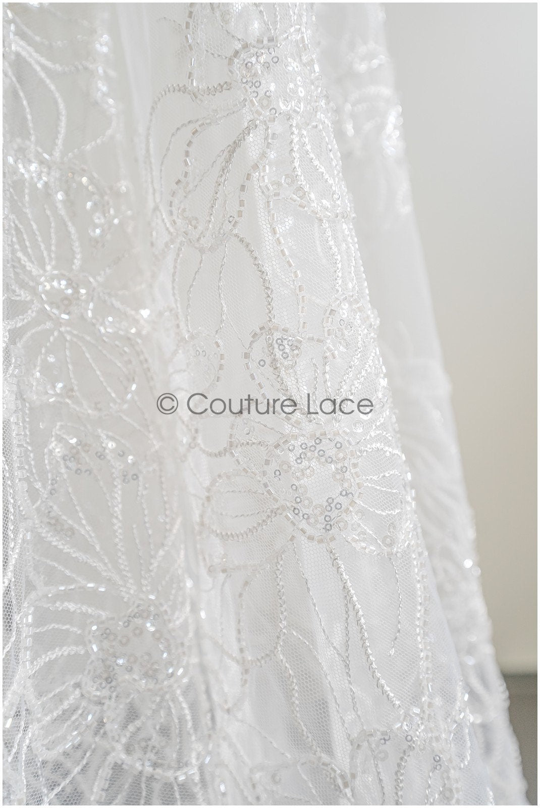 Perlen Spitzenstoff Off-White/ Couture Spitzenstoff mit Perlen & Pailletten/ Brautspitze mit Blumen// L22-454