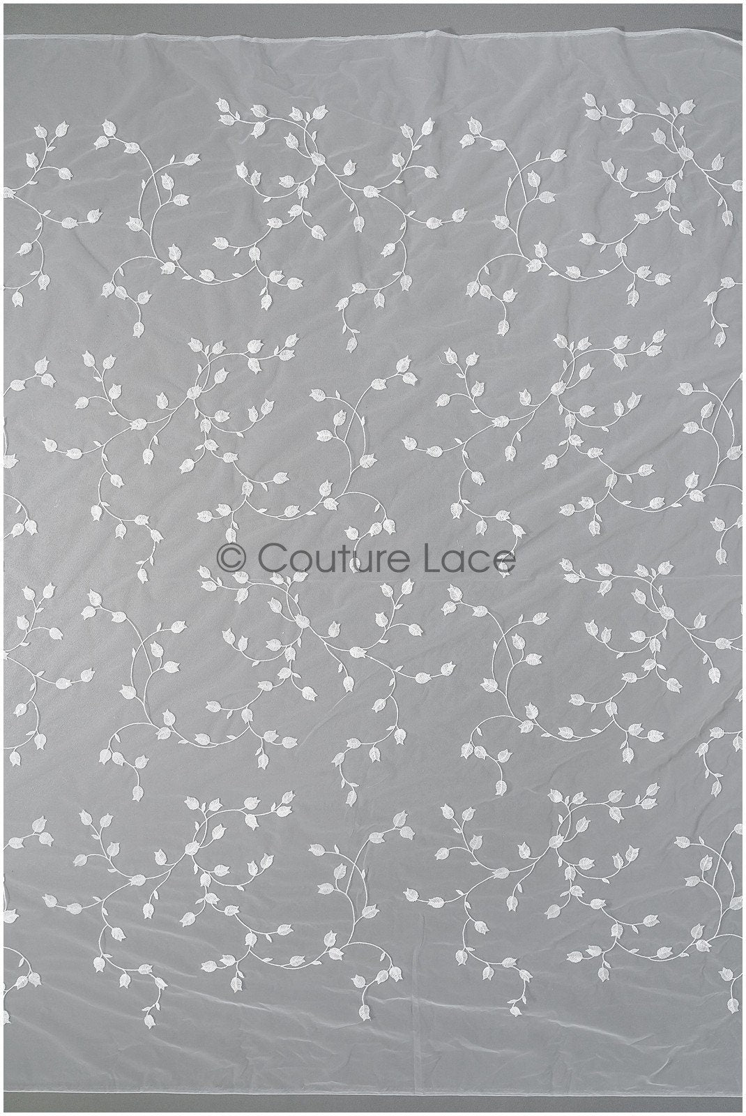 Maiglöckchen Spitzenstoff mit Pailletten/ Couture Spitzenstoff Off-White/ zarte florale Spitze// L22-456