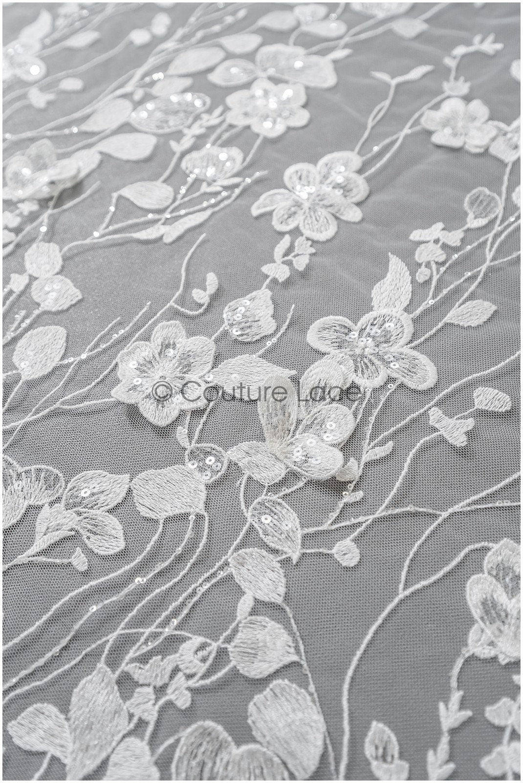Wunderschöner 3D Blumen Spitzenstoff/ Braut Couture Spitzenstoff mit Perlen/ Brautspitze mit Ästen & Blättern// L22-463