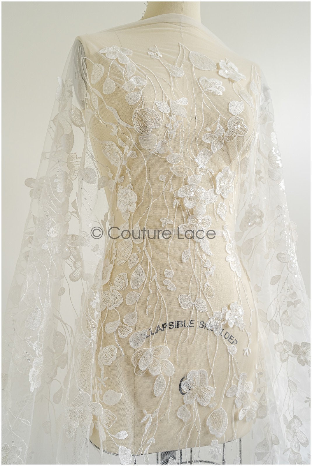 Wunderschöner 3D Blumen Spitzenstoff/ Braut Couture Spitzenstoff mit Perlen/ Brautspitze mit Ästen & Blättern// L22-463