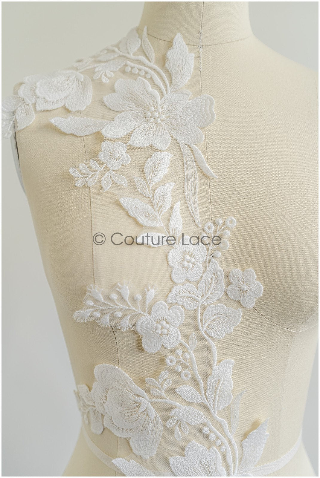 Lace trim off-white/ wedding lace trim/ floral lace trim/ bridal veil lace trim// T22-184