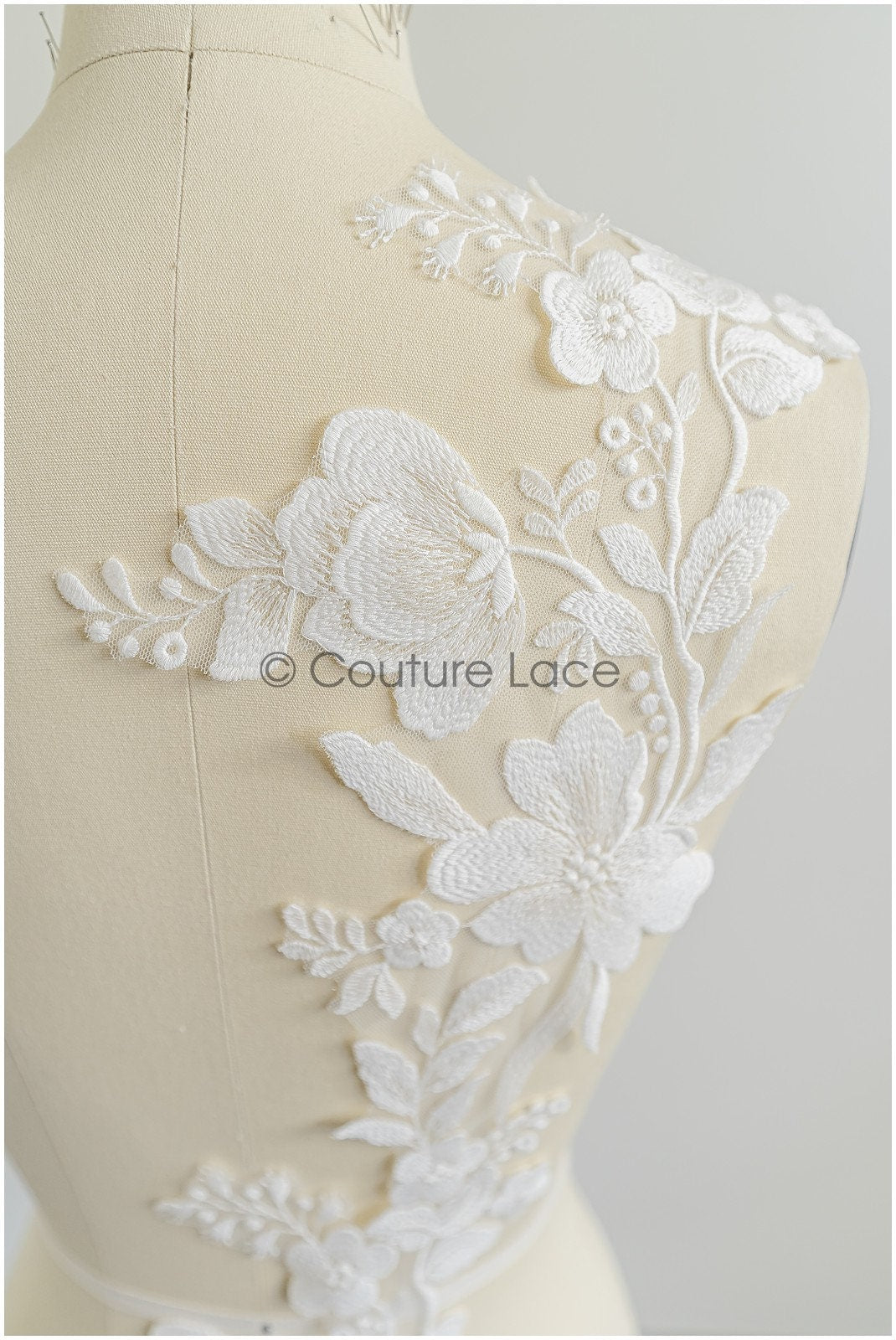 Lace trim off-white/ wedding lace trim/ floral lace trim/ bridal veil lace trim// T22-184