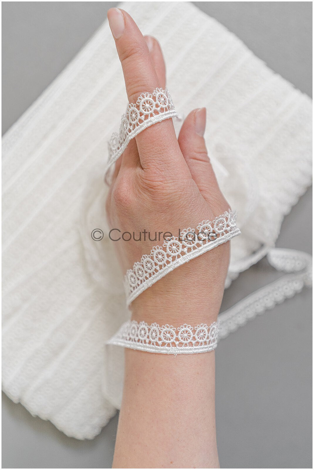 4yds Boho lace trim off-white/ romantic lace for wedding dresses/ guipure lace/ snowflake lace// T22-200