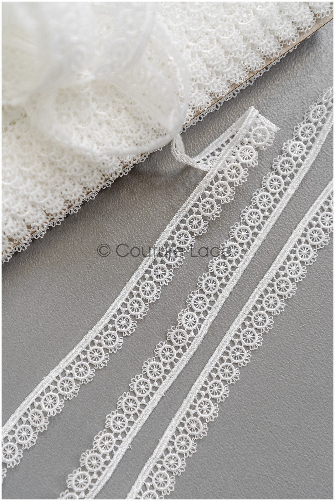 4yds Boho lace trim off-white/ romantic lace for wedding dresses/ guipure lace/ snowflake lace// T22-200