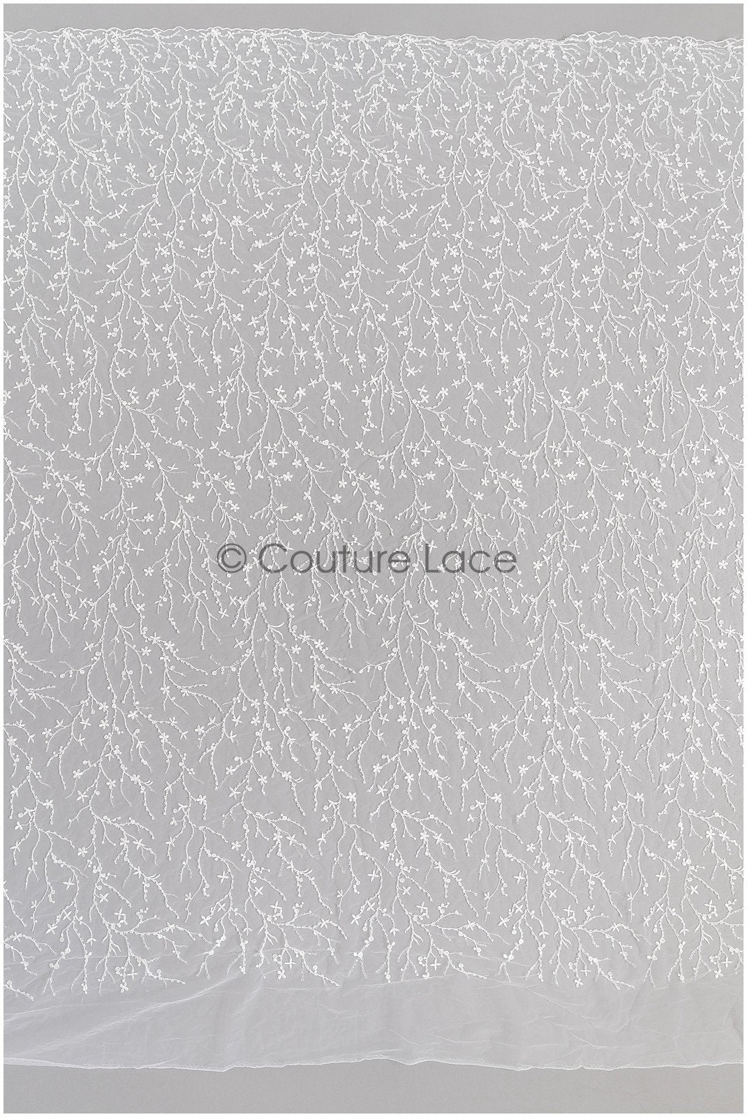 Wunderschöner Perlen Spitzenstoff mit kleinen Blättern/ Couture Spitzenstoff mit Perlen & Pailletten/ Brautspitze Off-White// L22-174B