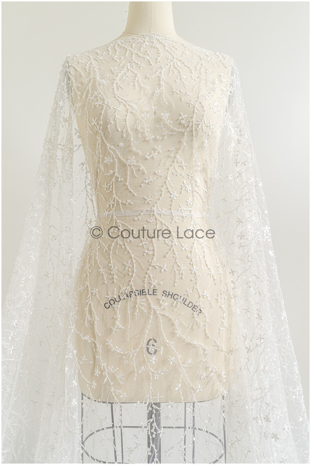 Wunderschöner Perlen Spitzenstoff mit kleinen Blättern/ Couture Spitzenstoff mit Perlen & Pailletten/ Brautspitze Off-White// L22-174B