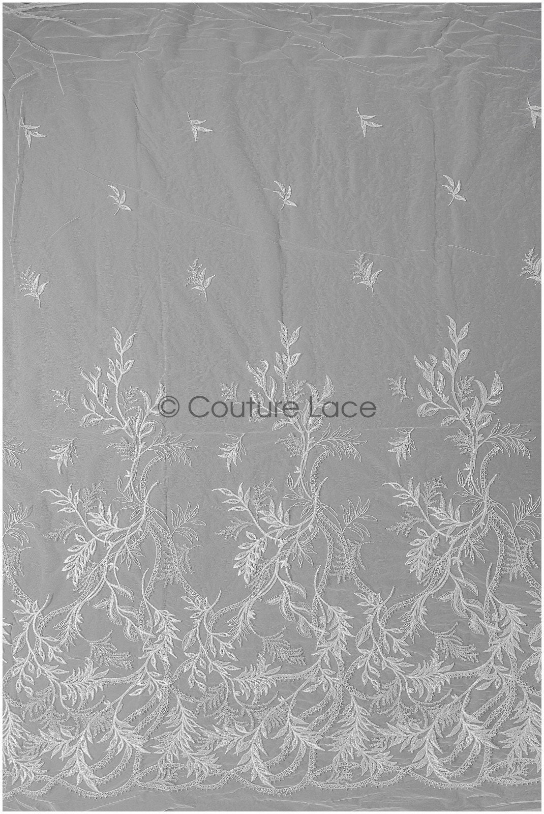 Wunderschöner Perlen Spitzenstoff Off-White Silber/ Couture Spitzenstoff mit Perlen & Pailletten/ Brautspitze mit Ästen & Blättern// L22-422SI