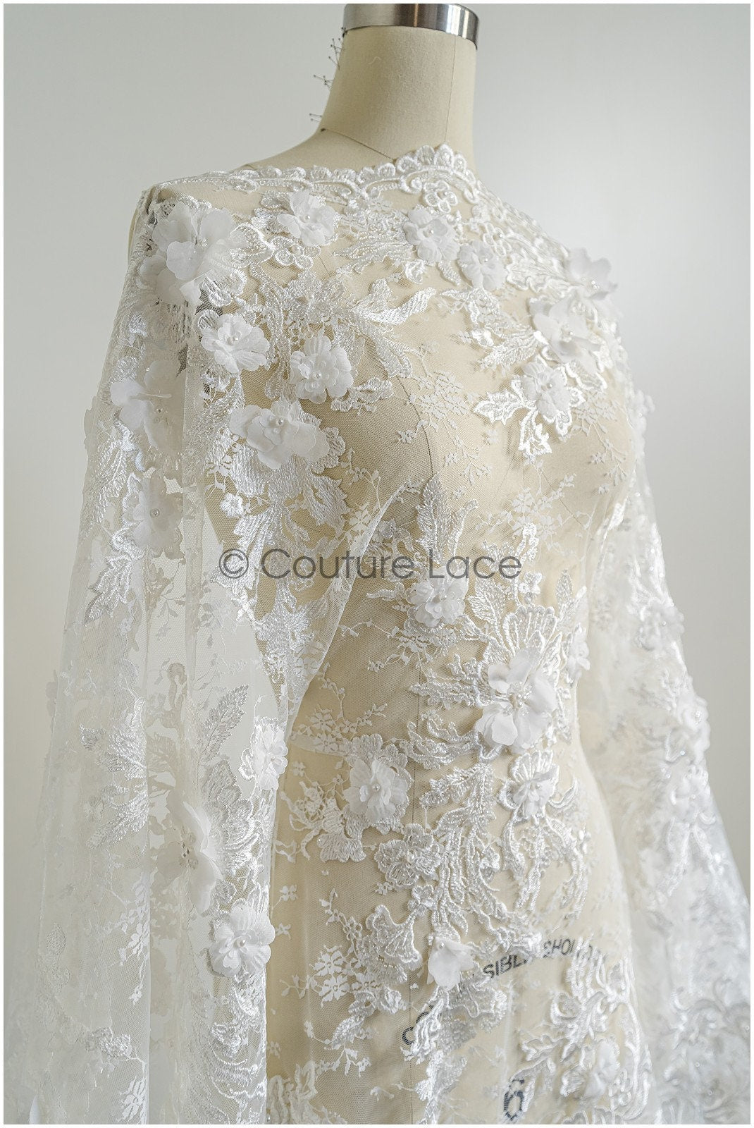 Perlen Spitze Stoff mit 3D Blumen/ Couture Spitzenstoff Off-White/ Braut Spitzenstoff/ Perlen Spitze// L22-426