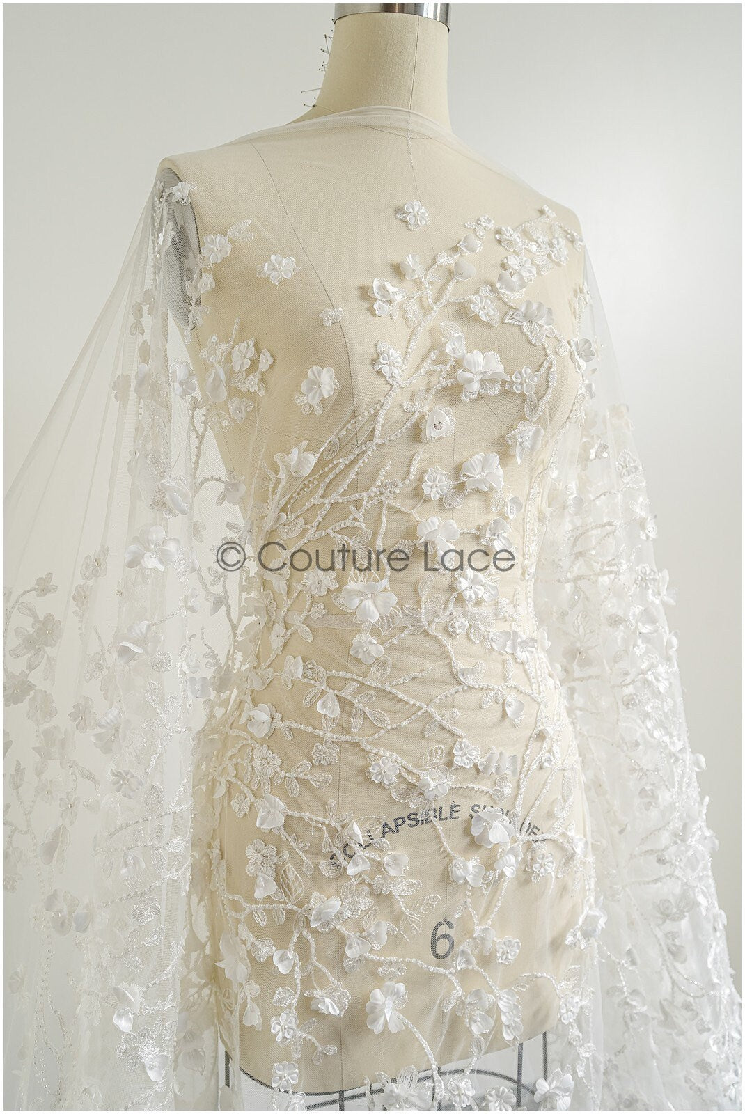 Wunderschöner Perlen Spitzenstoff mit 3D Blumen/ Braut Couture Spitzenstoff mit Perlen & Pailletten/ Brautspitze Off-White// L22-432