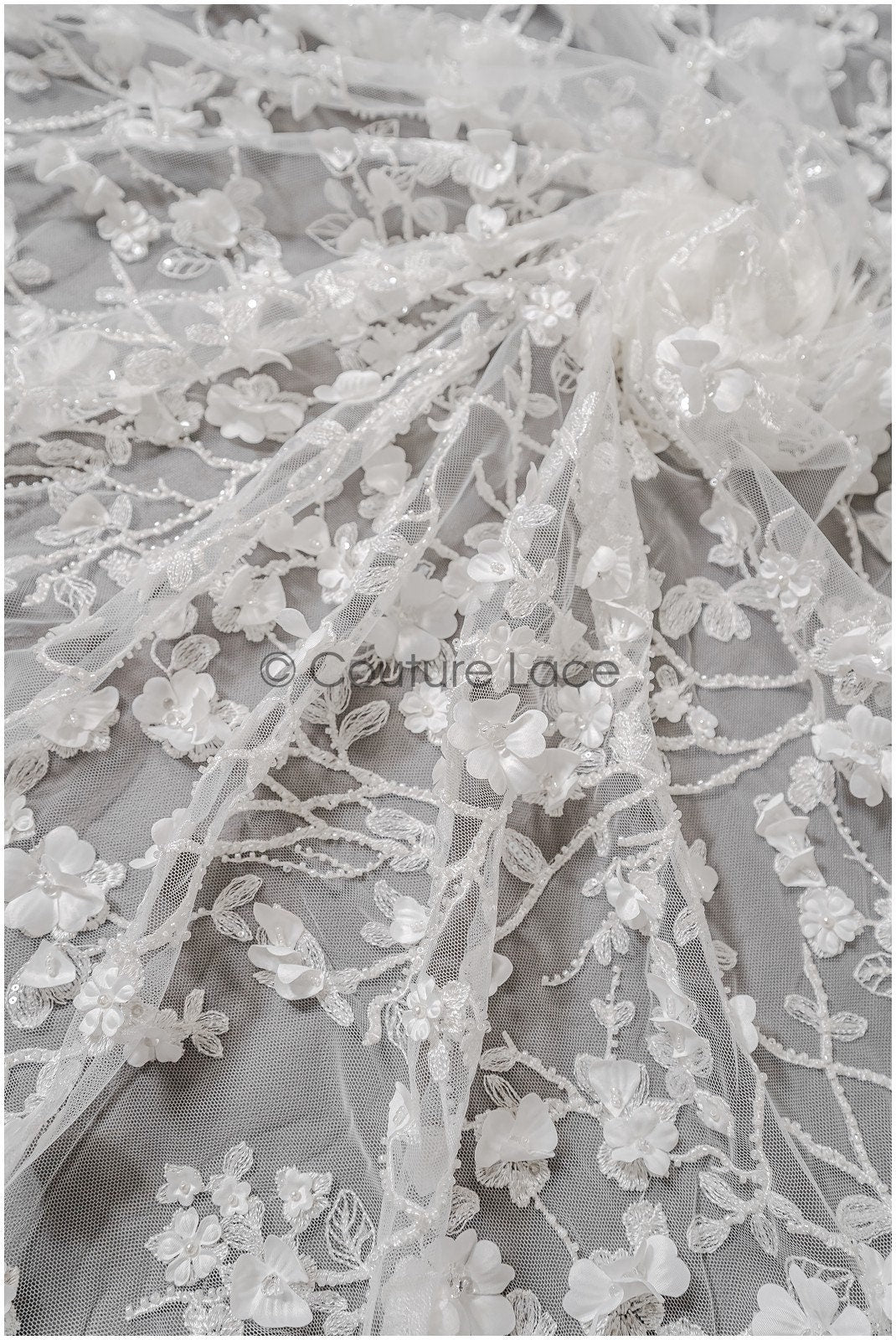 Wunderschöner Perlen Spitzenstoff mit 3D Blumen/ Braut Couture Spitzenstoff mit Perlen & Pailletten/ Brautspitze Off-White// L22-432