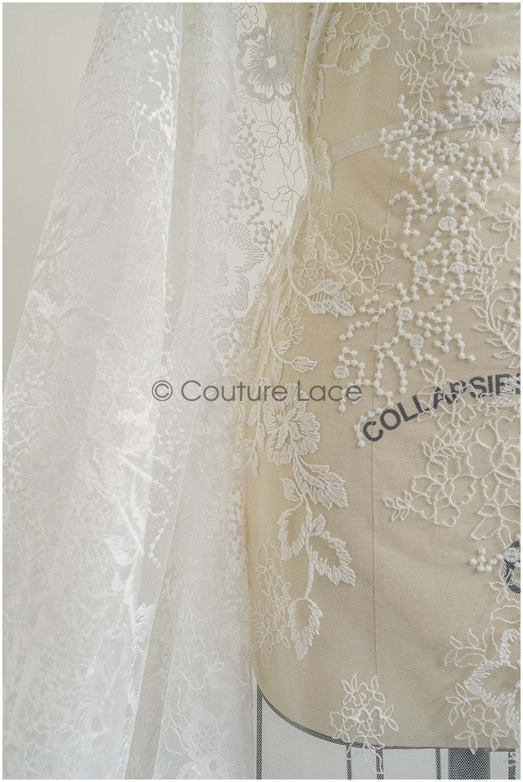 Romantischer Braut Spitzenstoff mit Blumenmuster/ florale Couture Spitze/ bestickte Brautspitze// L22-433