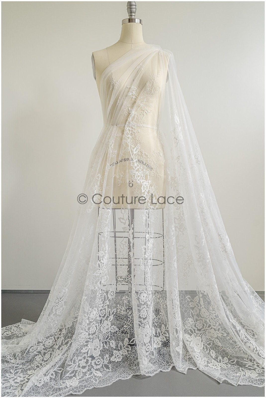 Romantischer Braut Spitzenstoff mit Blumenmuster/ florale Couture Spitze/ bestickte Brautspitze// L22-433