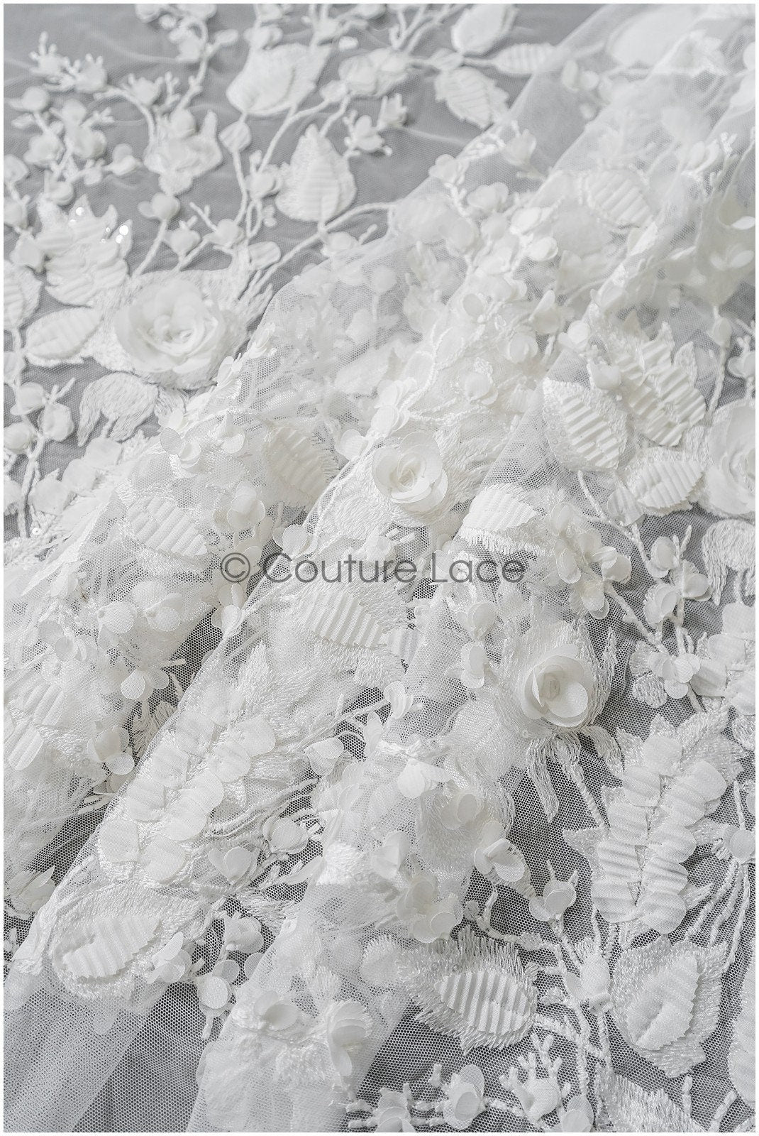 Wunderschöner floraler Spitzenstoff mit 3D Blumen/ Braut Couture Spitzenstoff mit Pailletten/ Brautspitze mit 3D Blumen// L22-441