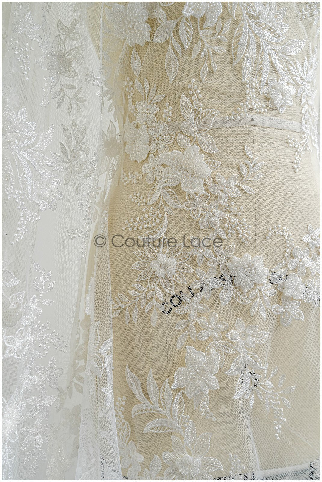Wunderschöner 3D Blumen Spitzenstoff Off-White/ Braut Couture Spitzenstoff/ 3D Brautspitze mit Ästen & Blättern// L22-452