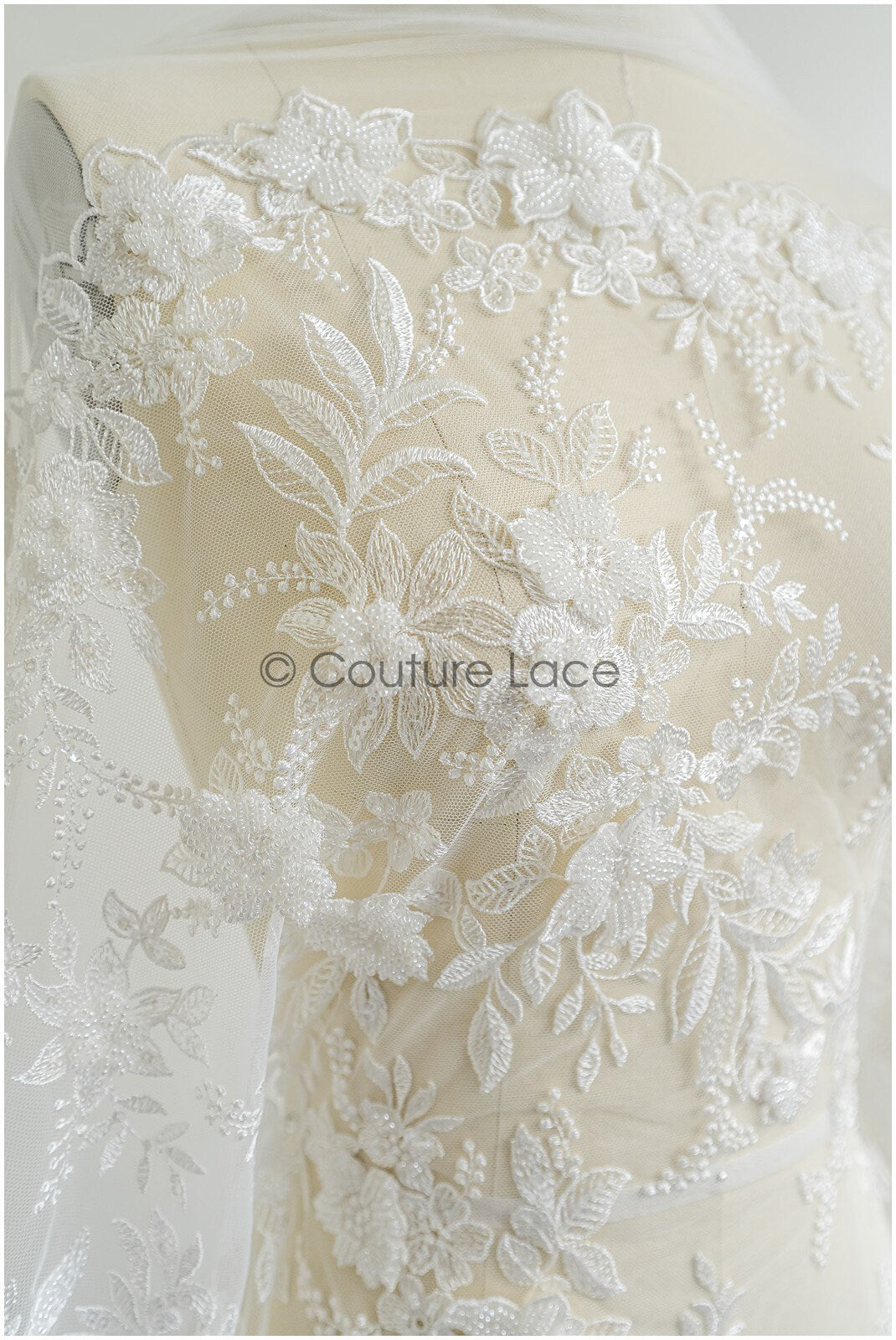 Wunderschöner 3D Blumen Spitzenstoff Off-White/ Braut Couture Spitzenstoff/ 3D Brautspitze mit Ästen & Blättern// L22-452