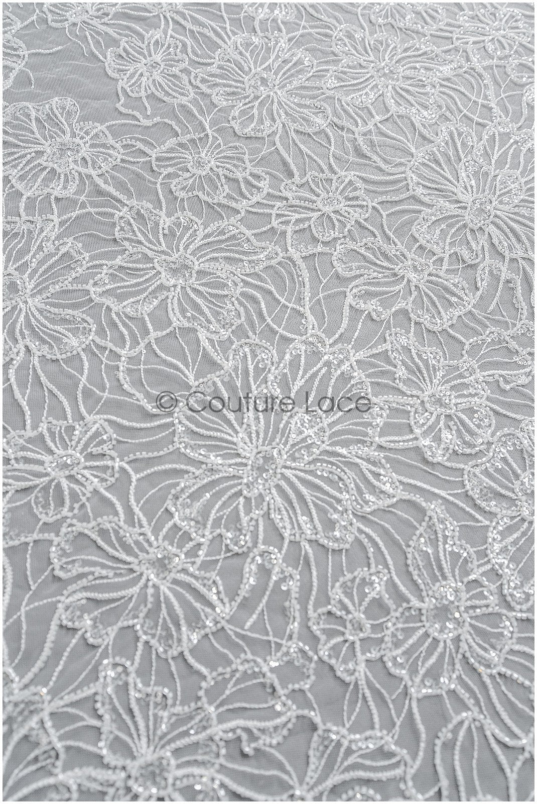 Perlen Spitzenstoff Off-White/ Couture Spitzenstoff mit Perlen & Pailletten/ Brautspitze mit Blumen// L22-454
