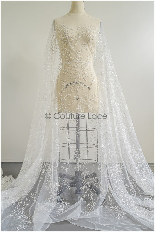 Floraler Spitzenstoff mit Pailletten/ Couture Spitzenstoff Off-White/ zarter Spitzenstoff mit Ästen// L22-462