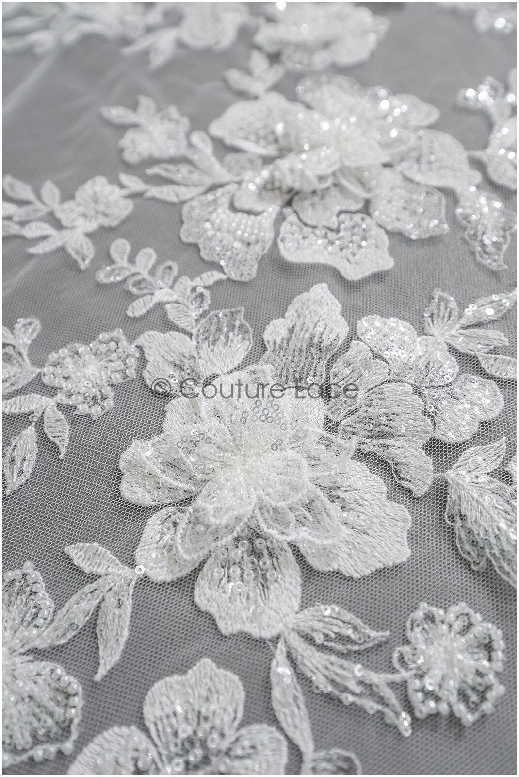 Wunderschöner 3D Blumen Spitzenstoff/ Braut Couture Spitzenstoff/ Spitzenstoff mit Perlen/ Brautspitze mit Ästen & Blättern// L22-460