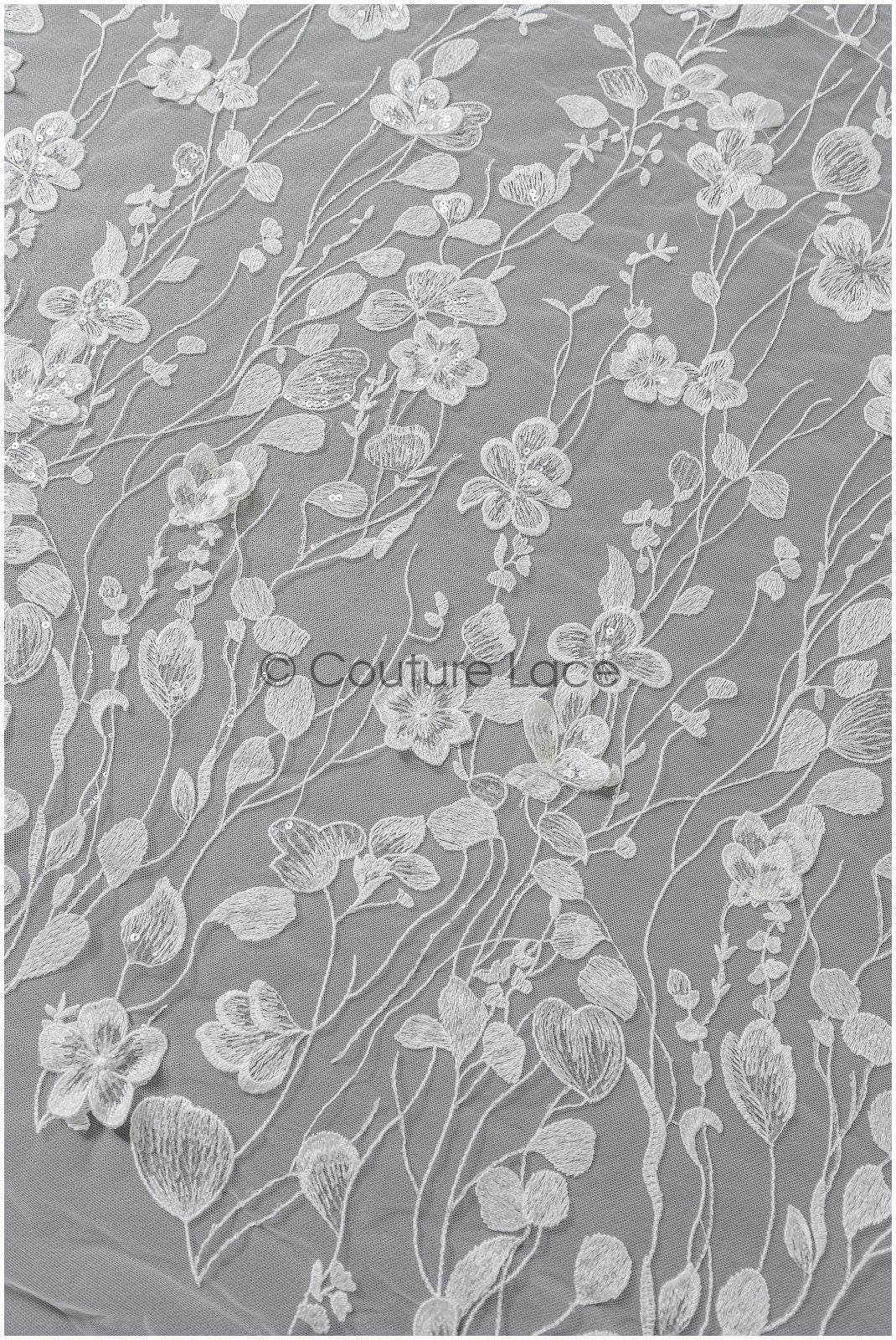 Wunderschöner 3D Blumen Spitzenstoff/ Braut Couture Spitzenstoff mit Perlen/ Brautspitze mit Ästen & Blättern// L22-463