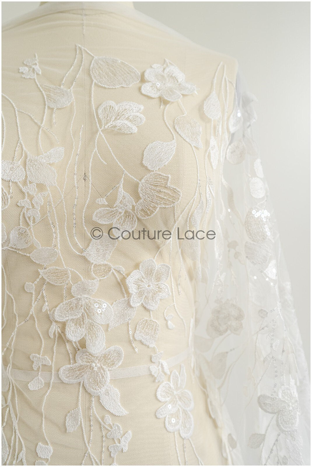 Wunderschöner 3D Blumen Spitzenstoff/ Braut Couture Spitzenstoff mit Perlen/ Brautspitze mit Ästen & Blättern// L22-463