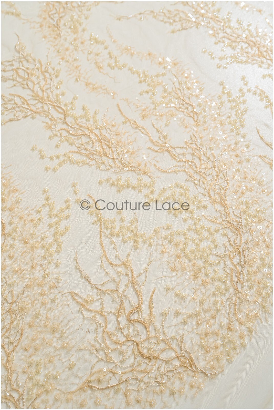 Wunderschöner Champagner Perlen Spitzenstoff mit kleinen Blättern, Couture Spitzenstoff mit Perlen und Pailletten, Champagner Perlenstoff// L22-484