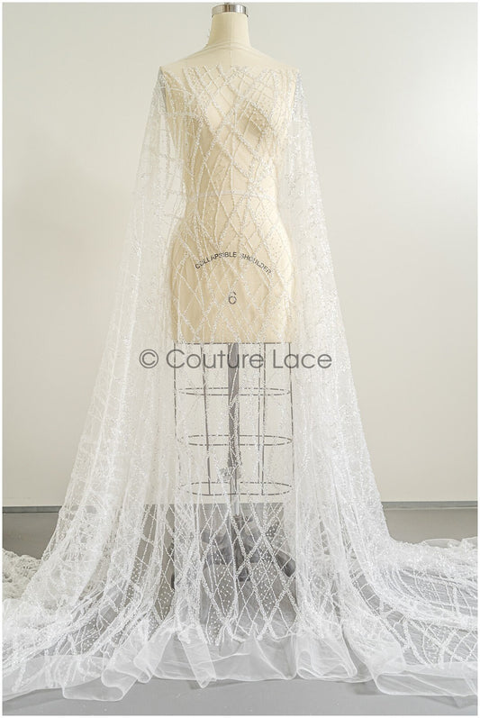 Schwerer Spitzenstoff mit Linien/ Couture Spitzenstoff mit Perlen & Pailletten/ Couture Spitzenstoff Off-White// L22-480