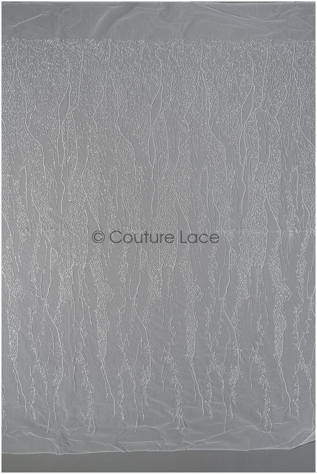 Wunderschöner Perlen Spitzenstoff mit Linien/ Couture Spitzenstoff mit Perlen & Pailletten/ Brautspitze// L22-459