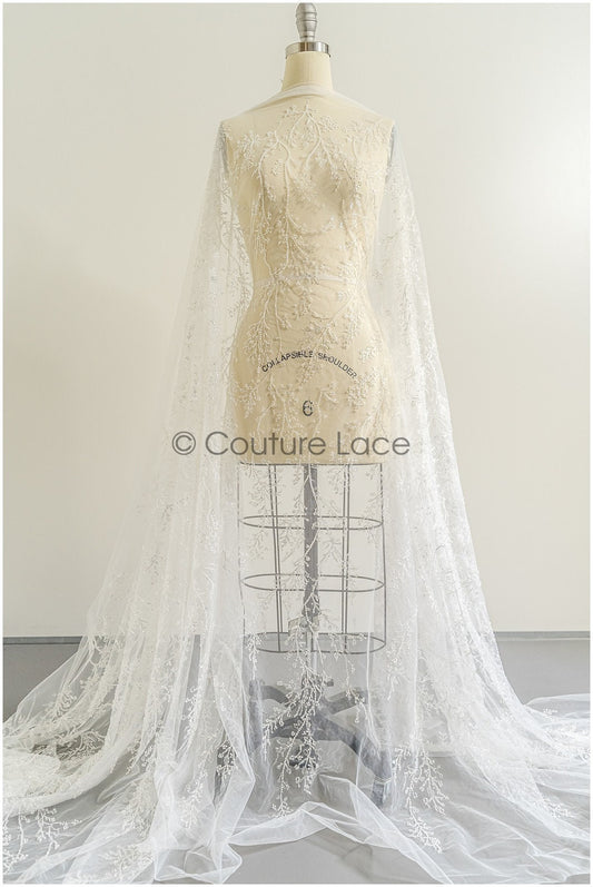 Wunderschöner Perlen Spitzenstoff mit feinen Blättern/ Couture Spitzenstoff mit Perlen & Pailletten/ Brautspitze Off-White// L22-469