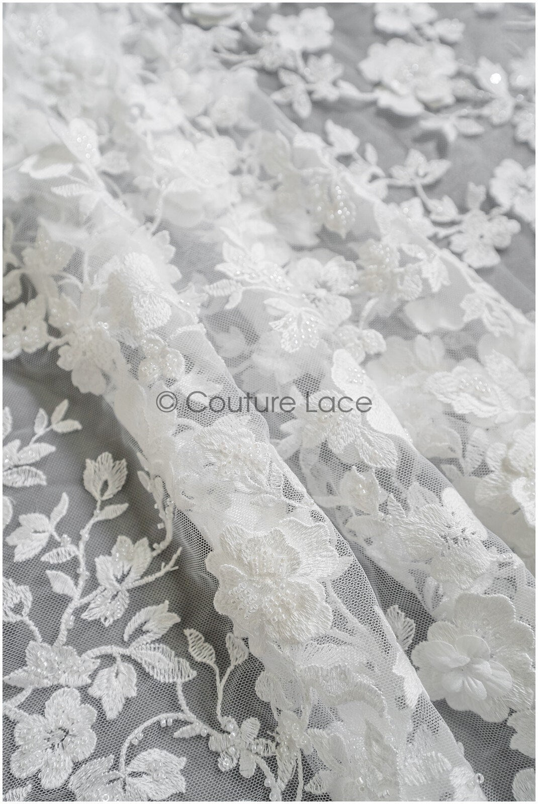 Wunderschöner 3D Blumen Spitzenstoff/ Braut Couture Spitzenstoff Off-White/ 3D Brautspitze mit Perlen/ Brautspitze// L22-471