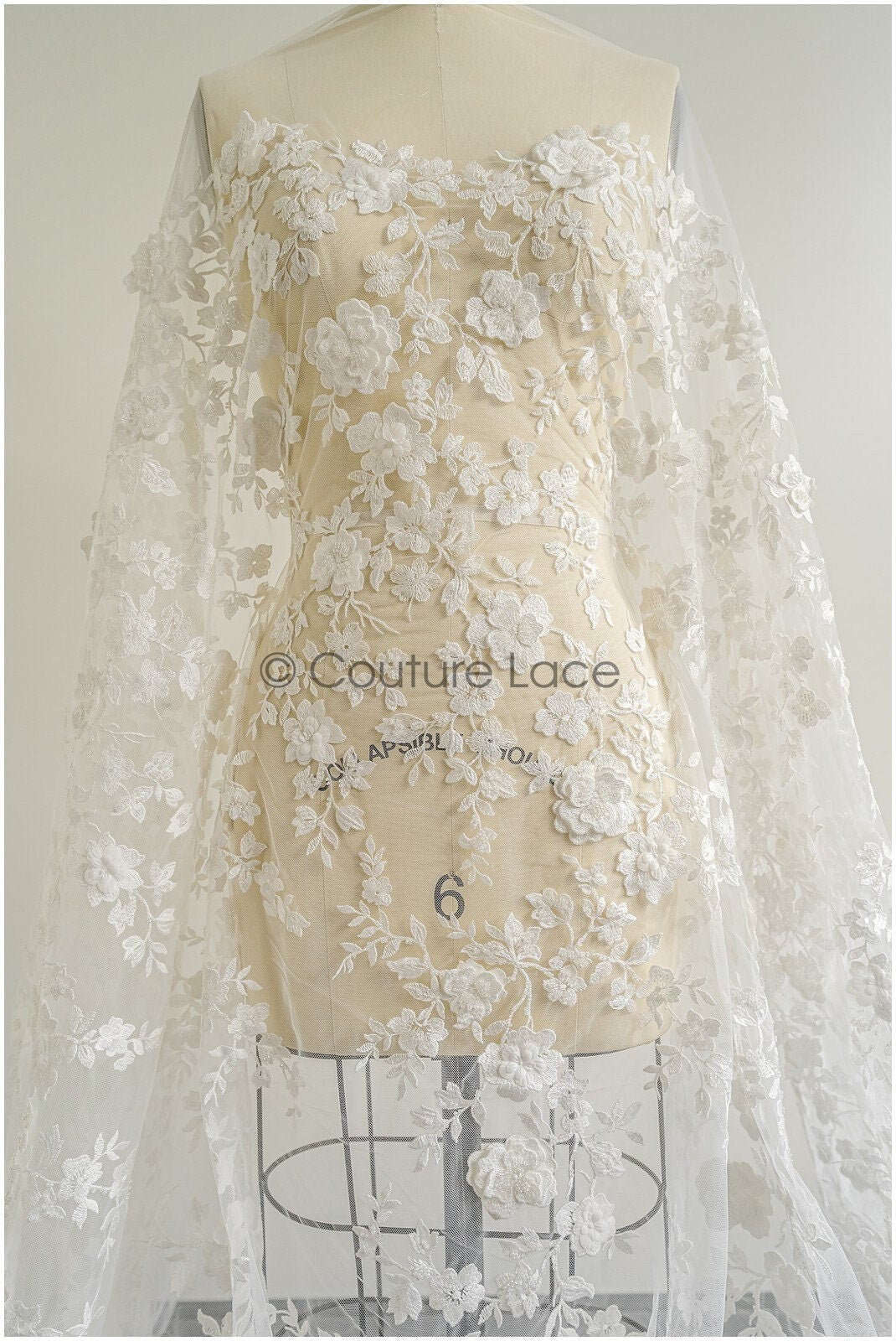 Wunderschöner 3D Blumen Spitzenstoff/ Braut Couture Spitzenstoff Off-White/ 3D Brautspitze mit Perlen/ Brautspitze// L22-471