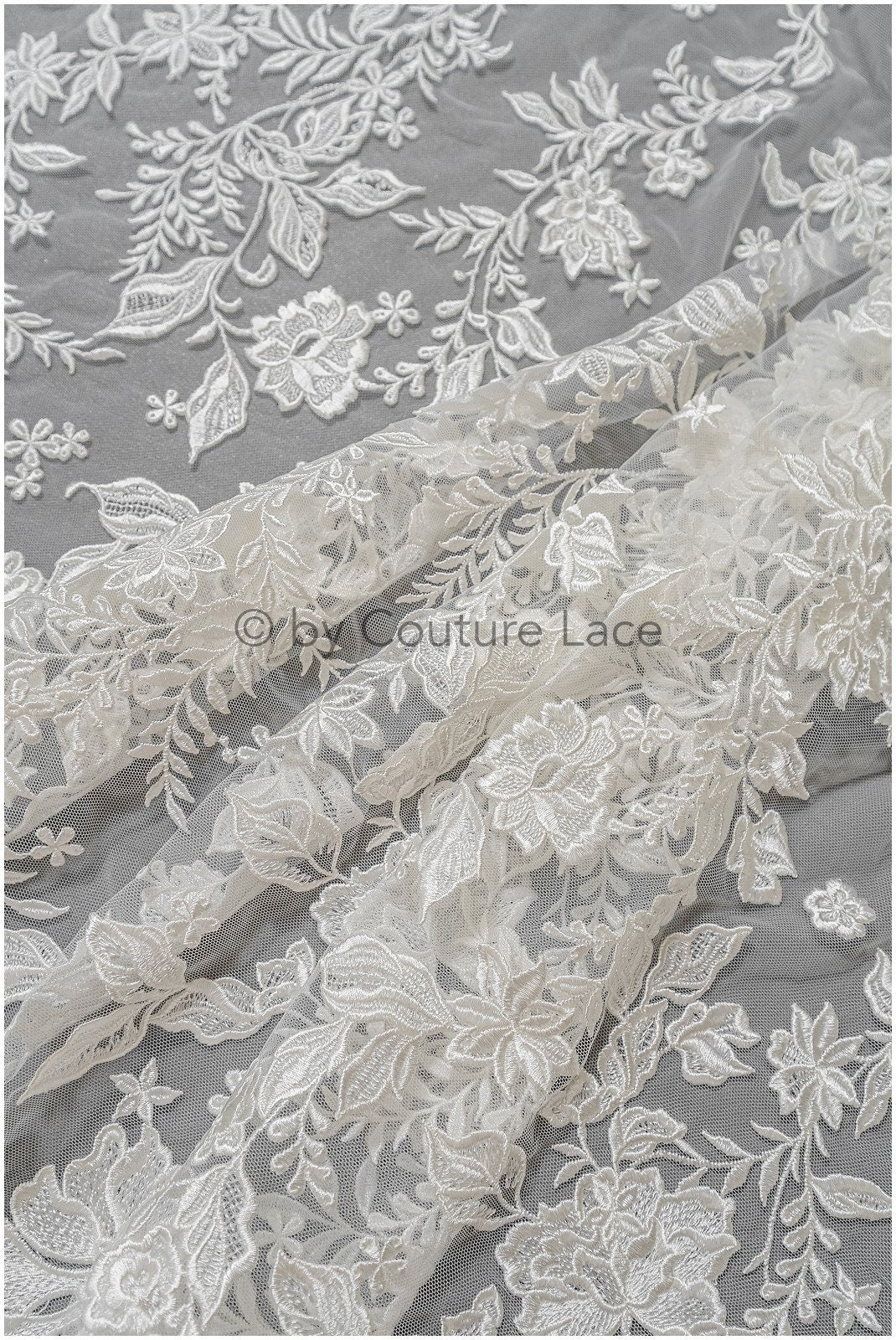 Romantischer Braut Spitzenstoff mit Blumenmuster/ florale Couture Spitze Off-White/ bestickte Spitze// L22-493