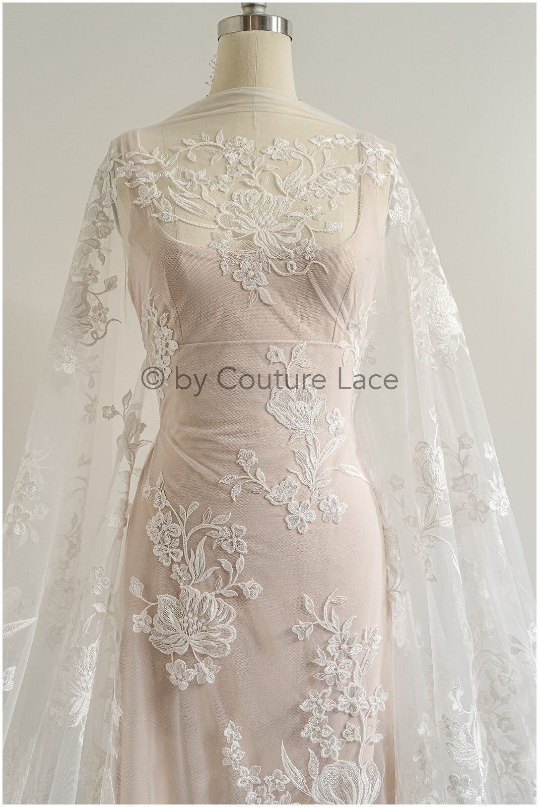 Romantischer Braut Spitzenstoff/ Blumen Spitze Off-White/ floraler Couture Spitzenstoff/ bestickte Spitze// L22-497