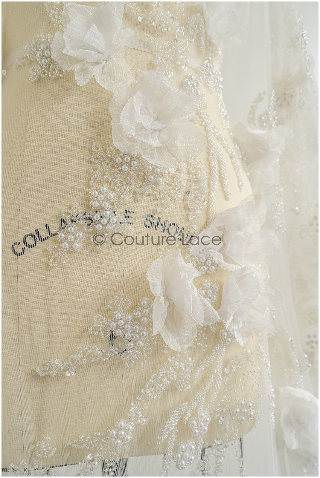Perlen Braut Spitzenstoff Off-Whtie/ schwere Perlenspitze/ Couture Spitzenstoff/ Couture Brautspitze Stoff// L22-477