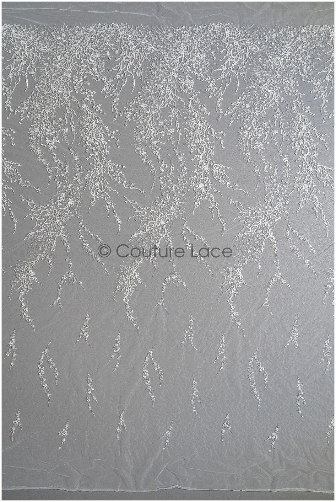 Perlen Spitzenstoff mit kleinen Blättern/ Couture Spitzenstoff mit Perlen & Pailletten/ L22-487-REST-1.3YDS