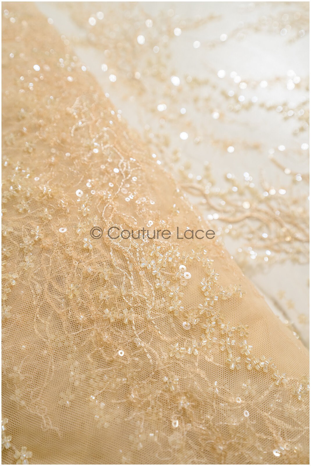 Wunderschöner Champagner Perlen Spitzenstoff mit kleinen Blättern, Couture Spitzenstoff mit Perlen und Pailletten, Champagner Perlenstoff// L22-484