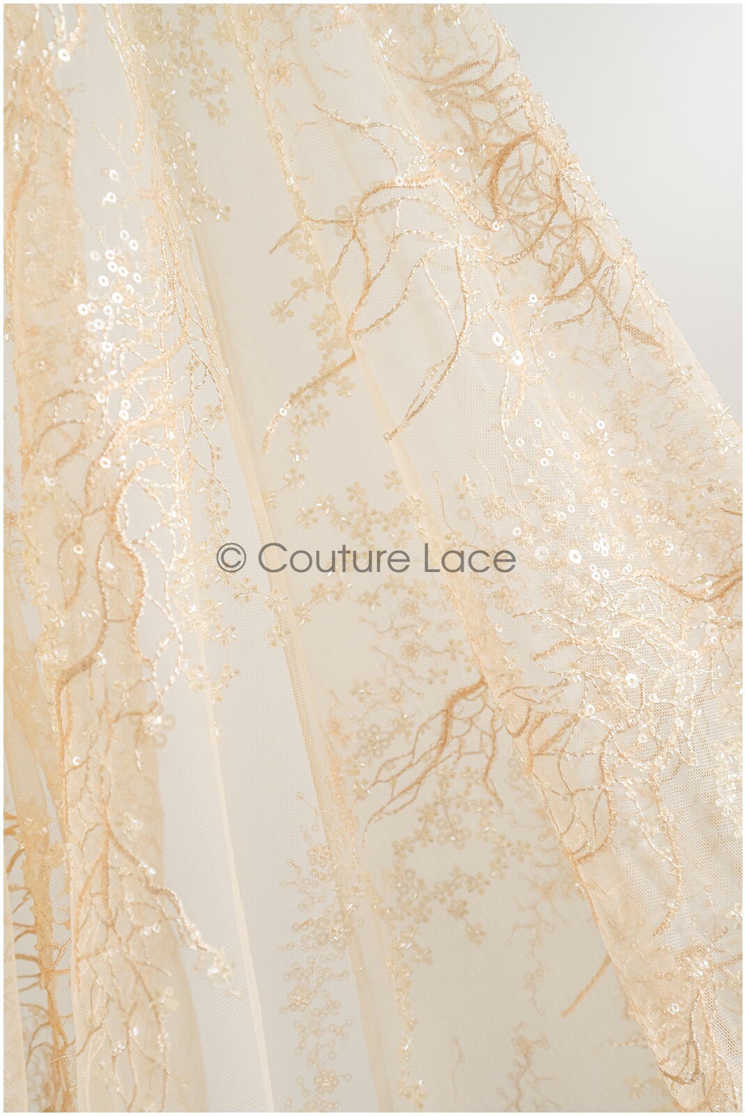 Wunderschöner Champagner Perlen Spitzenstoff mit kleinen Blättern, Couture Spitzenstoff mit Perlen und Pailletten, Champagner Perlenstoff// L22-484