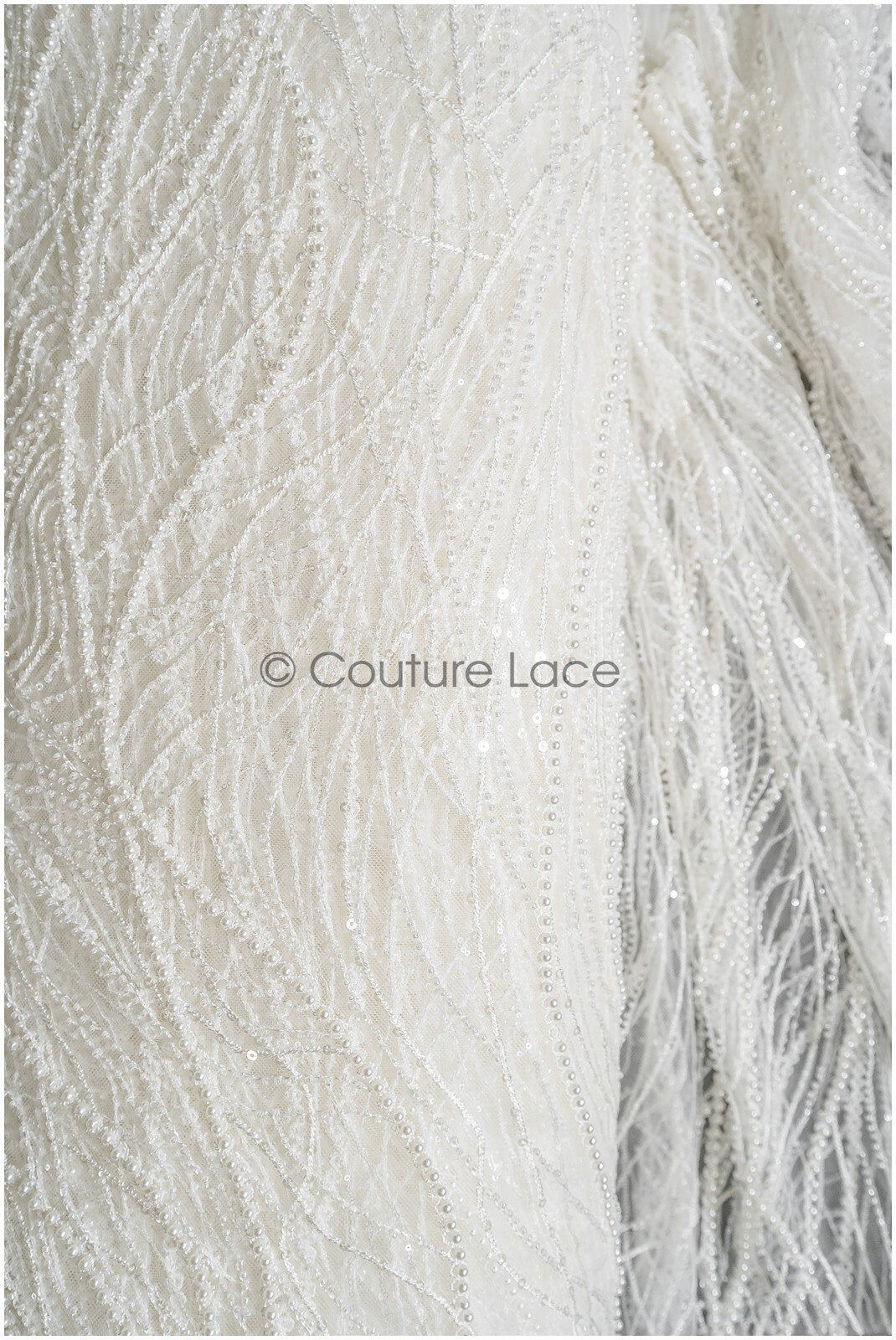 Wunderschöner Perlen Spitzenstoff mit geschwungenen Linien/ Couture Spitzenstoff mit Perlen & Pailletten/ Brautspitze Off-White// L22-481