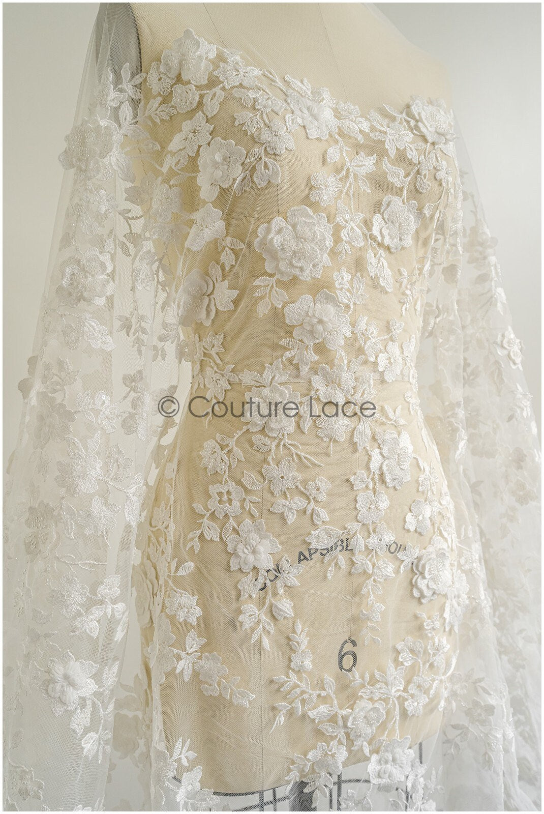Wunderschöner 3D Blumen Spitzenstoff/ Braut Couture Spitzenstoff Off-White/ 3D Brautspitze mit Perlen/ Brautspitze// L22-471